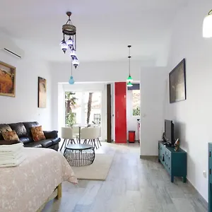 https://spacious-studio-in-the-heart-of-la-nogalera.es-andalucia.com